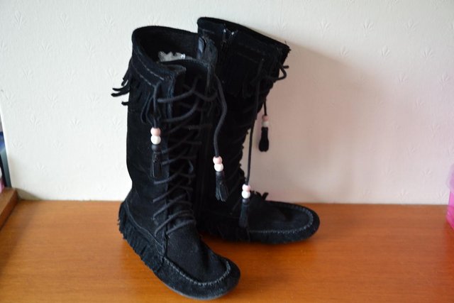 Preview of the first image of Leather/suede children's boots.