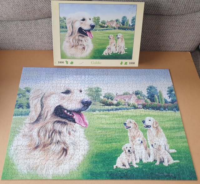 Image 3 of 1000 piece deluxe jigsaw called GOLDIE ,THE HOUSE of PUZZLES