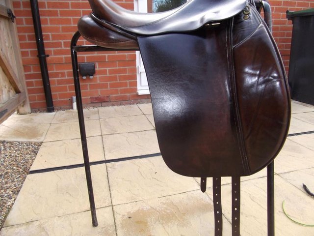 Preview of the first image of Balance saddle by Frank Baines 17.5 inches 4X wide Capriole.