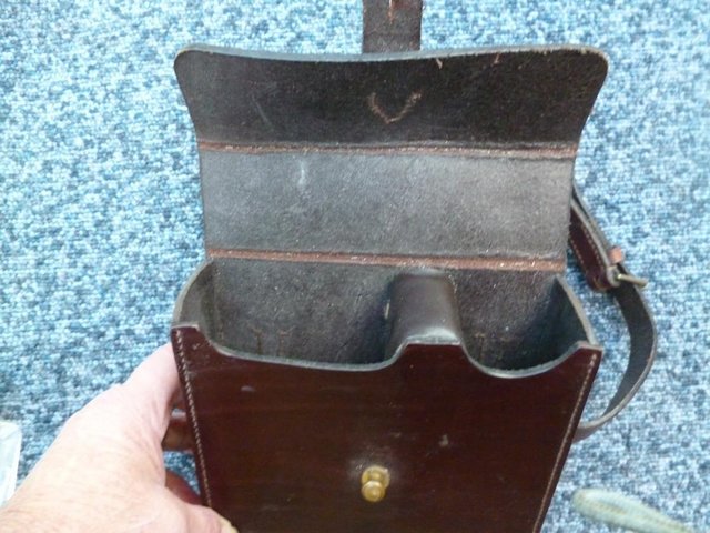 Image 7 of Brown leather Hunting canteen /saddlebag
