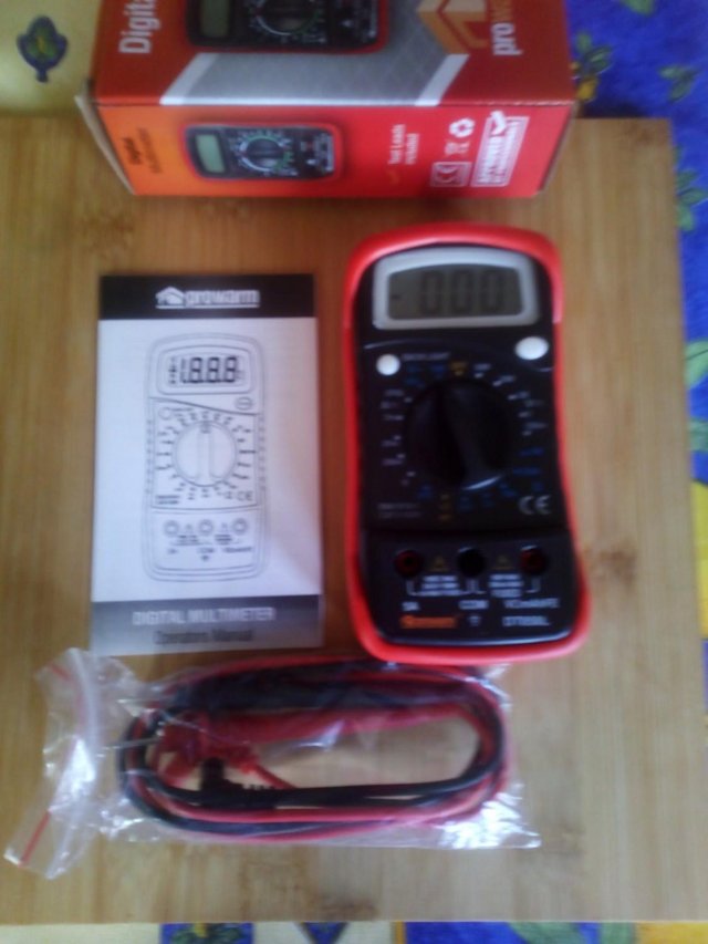 Preview of the first image of DIGITAL MULTIMETER ( NEW + BOXED ) - £ 12 ( or £11 without 9.