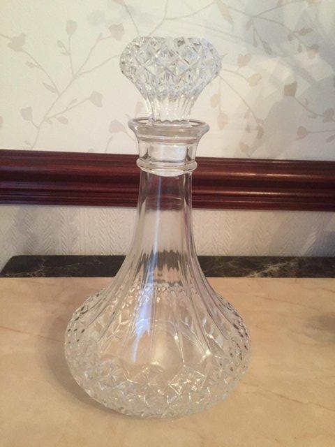 Preview of the first image of CRYSTAL GLASS DECANTER UNUSED PRESENT.