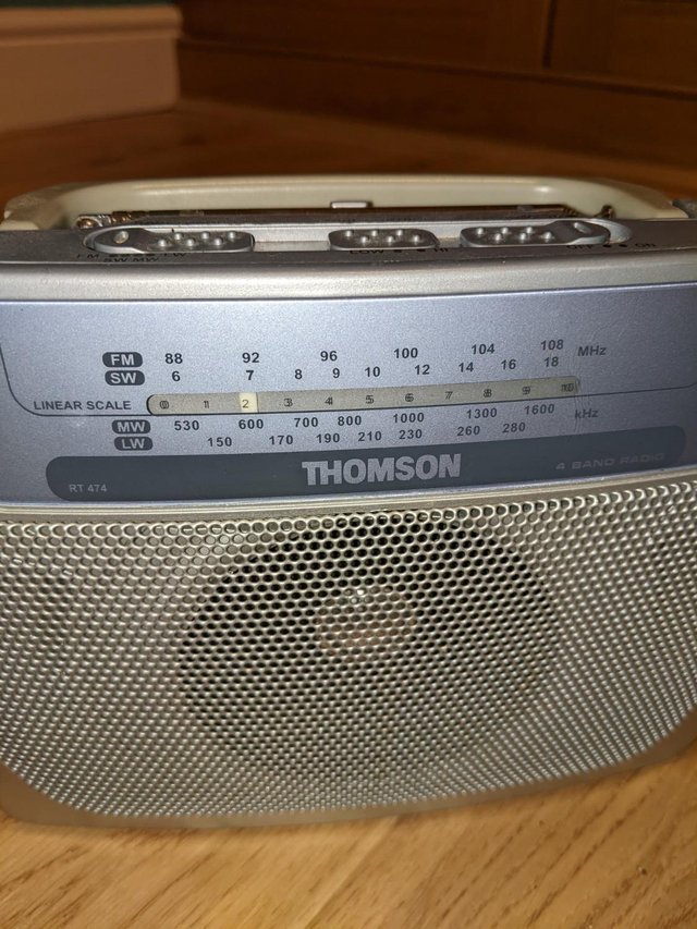 Image 3 of Thomson Mains/Battery RT474 FM/SW/MW/LW Radio