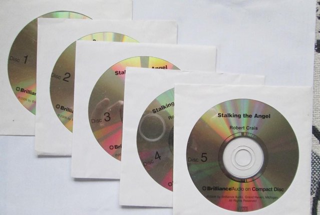 Image 3 of Robert Crais Audiobooks on CD (incl P&P)