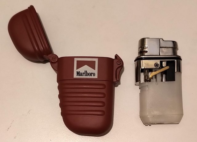 Image 2 of Marlboro Promotional Cigarette Lighter