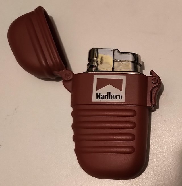 Preview of the first image of Marlboro Promotional Cigarette Lighter.