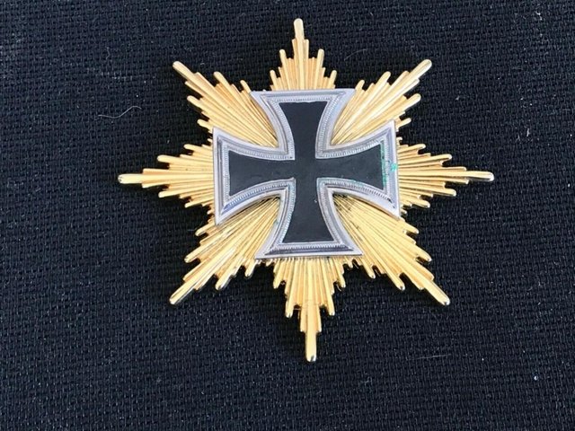 Preview of the first image of German high ranking Military officers award.