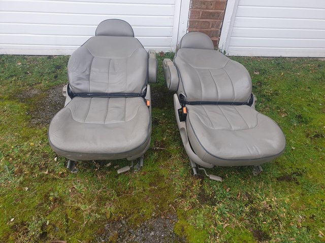 Image 2 of VW SHARON CAPTAIN FRONT SEATS