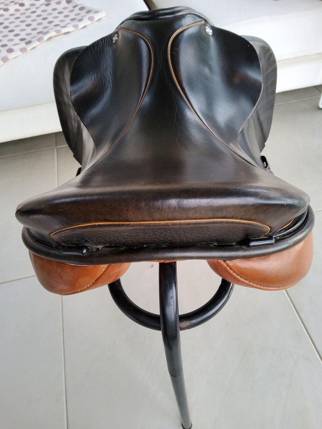 Preview of the first image of Flair 18 inch saddle M/W event/ GP/jumping brown.