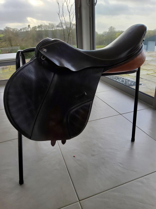 Image 2 of Flair 18 inch saddle M/W event/ GP/jumping brown