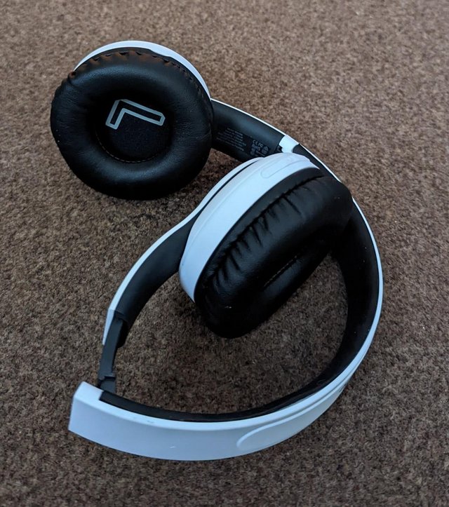 Image 5 of Wireless Bluetooth Stereo Adjustable On-ear Headphones