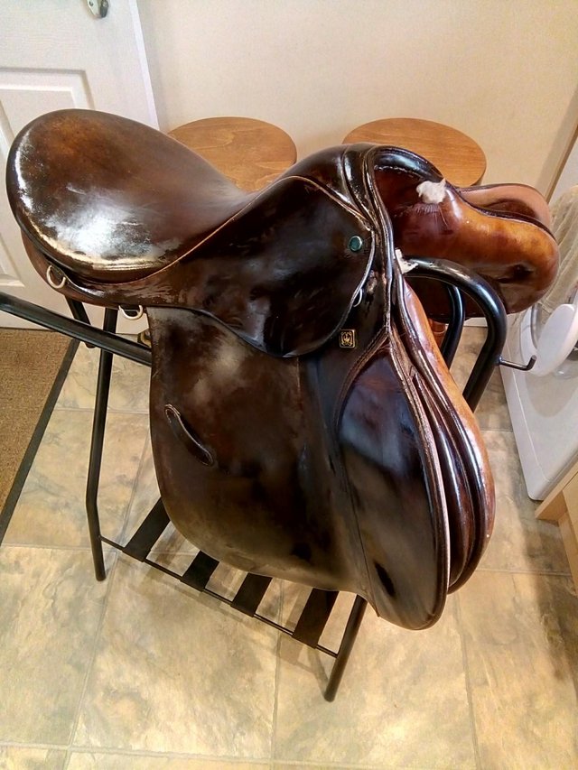 Image 3 of Stubben Brown leather VSS Siegfried saddle.