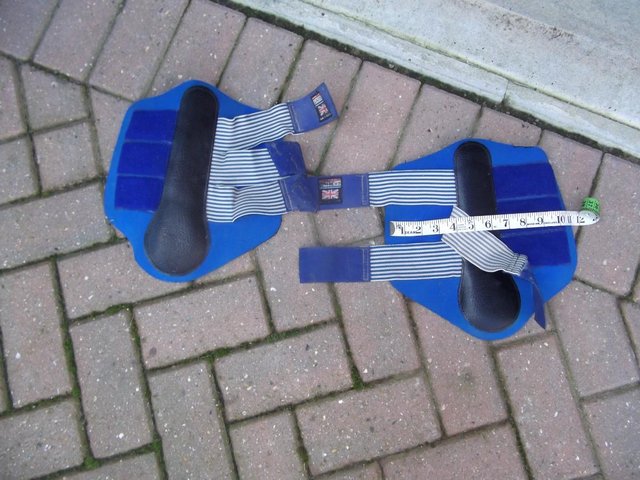 Preview of the first image of Brushing boots neoprene - blue.