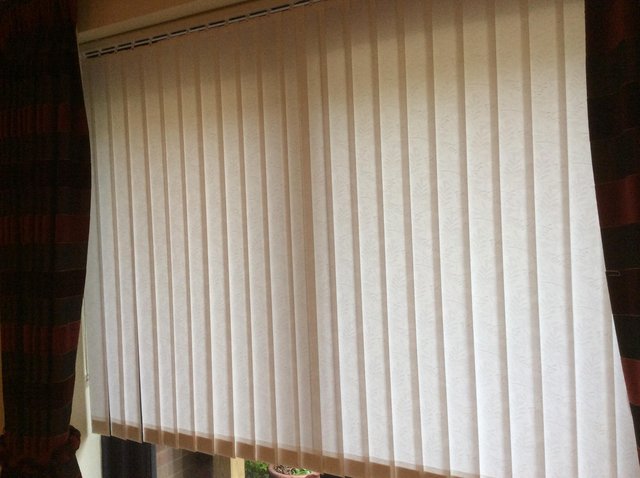 Preview of the first image of Vertical Blind in light cream& Track.
