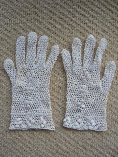 Preview of the first image of Gloves - Vintage, white, hand crocheted.