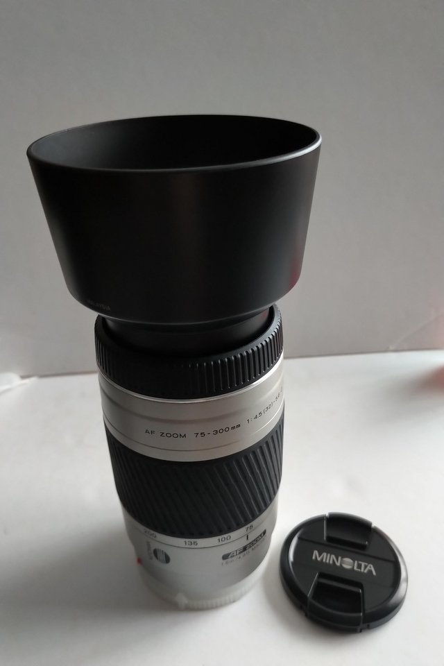 Preview of the first image of Minolta AF 75-300mm F4.5-5.6 Telephoto Zoom Lens.