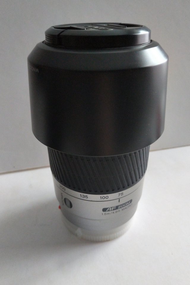 Image 2 of Minolta AF 75-300mm F4.5-5.6 Telephoto Zoom Lens