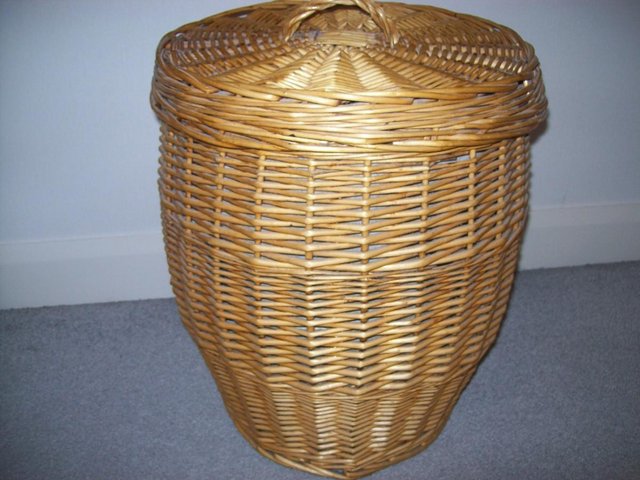 Image 3 of Vintage Wicker Basket With Lid (Laundry, toys etc)