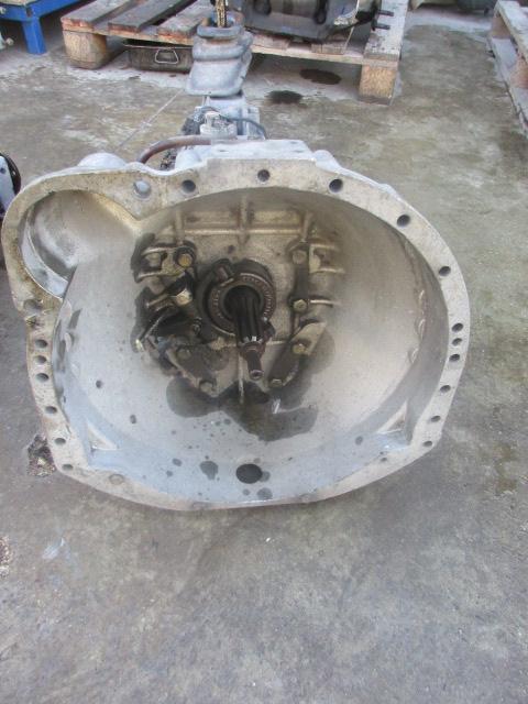 Image 3 of Gearbox with overdrive for Jaguar XJ6