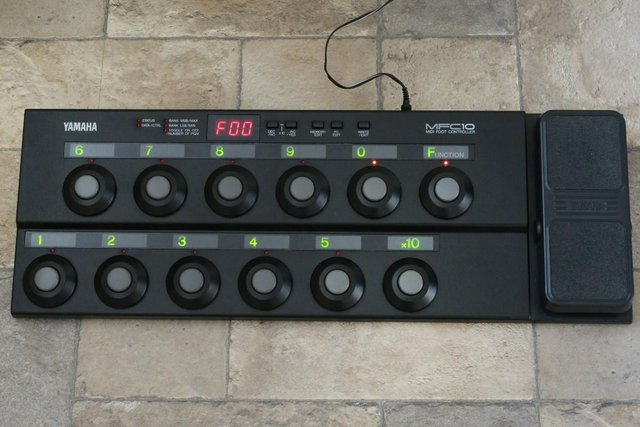 Image 2 of Yamaha MFC10 MIDI Foot Controller with Expression Pedal & Po