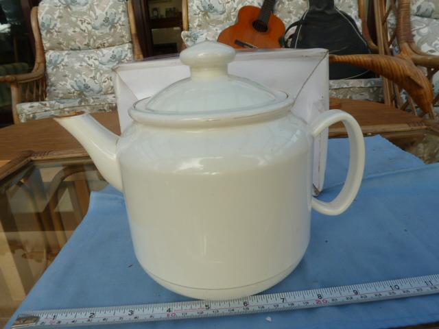 Image 3 of Insulated tea or coffee maker / pot