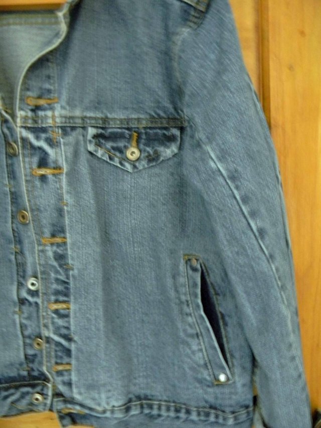 Preview of the first image of AS NEW CONDITION VINTAGE FADDED SKUFFED MENS  DENIM JACKET S.