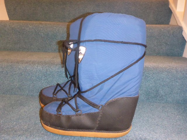 Image 2 of Ski clothes & boots for woman & children