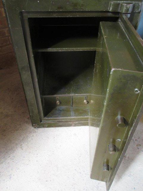Image 3 of Safe made by Sentry- Antique