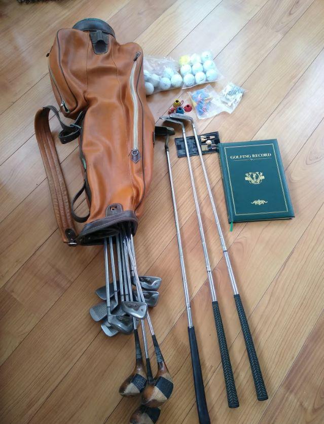 Preview of the first image of Golf kit with bag and accessories.